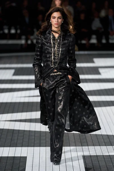 Look 69